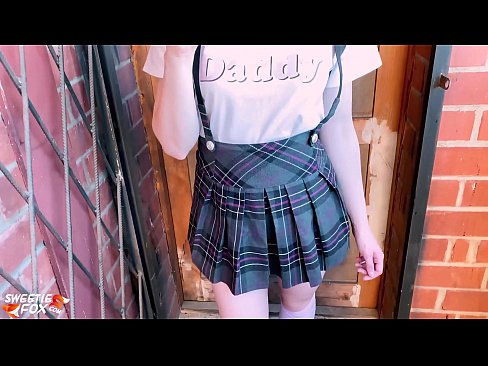 ❤️ Schoolgirl ດູດ dick ຂອງນາງເລິກແລະ fucks ແທນທີ່ຈະຫ້ອງຮຽນ. ☑ ວິດີໂອເພັນ ຢູ່ພວກເຮົາ