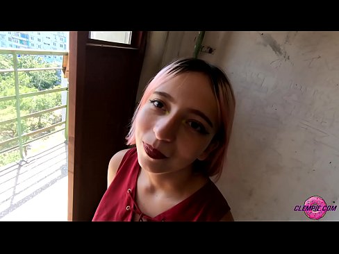 ❤️ ນັກສຶກສາ Sensual ດູດຄົນແປກຫນ້າໃນດ້ານນອກ - ສ້າງຄວາມຫມັ້ນເທິງໃບຫນ້າຂອງລາວ ☑ ວິດີໂອເພັນ ຢູ່ພວກເຮົາ